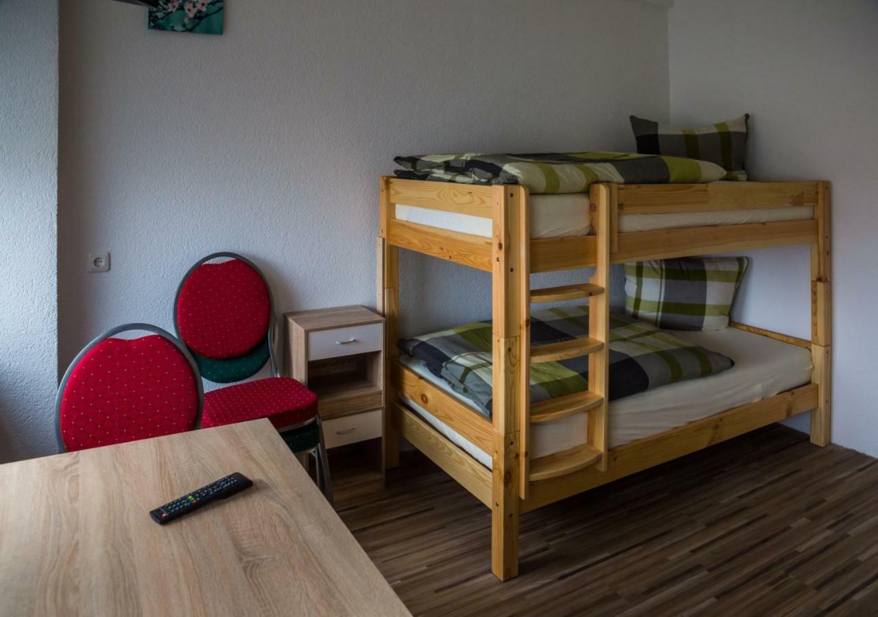 Boardinghouse Quickborn Vandrehjem Quickborn  Eksteriør billede