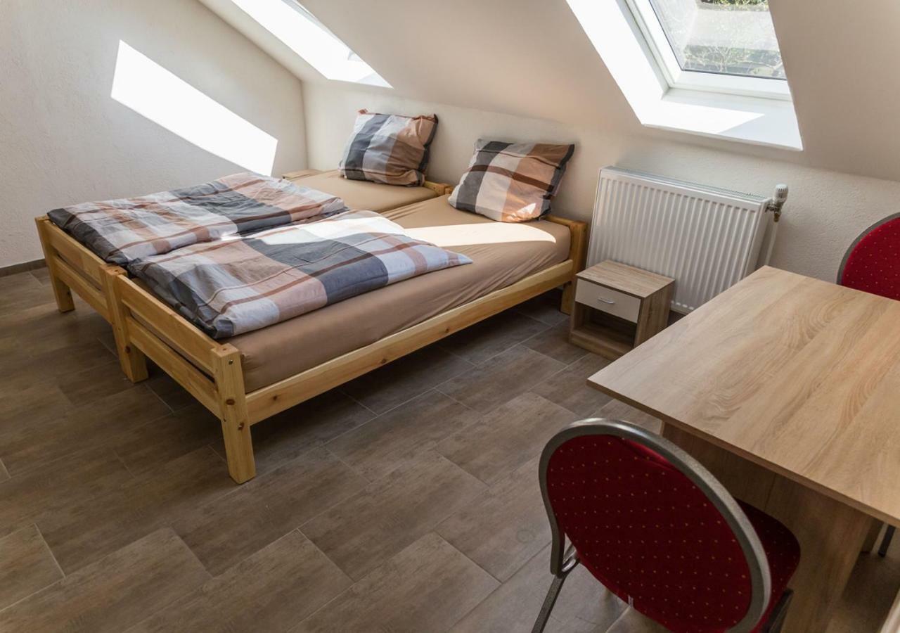 Boardinghouse Quickborn Vandrehjem Quickborn  Eksteriør billede